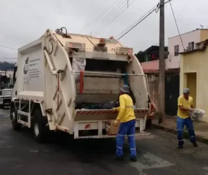 Coleta de lixo em Itabira continua durante o feriado de Tiradentes