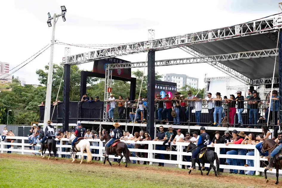 Concurso de marcha reúne 345 cavalos em São Gonçalo do Rio Abaixo