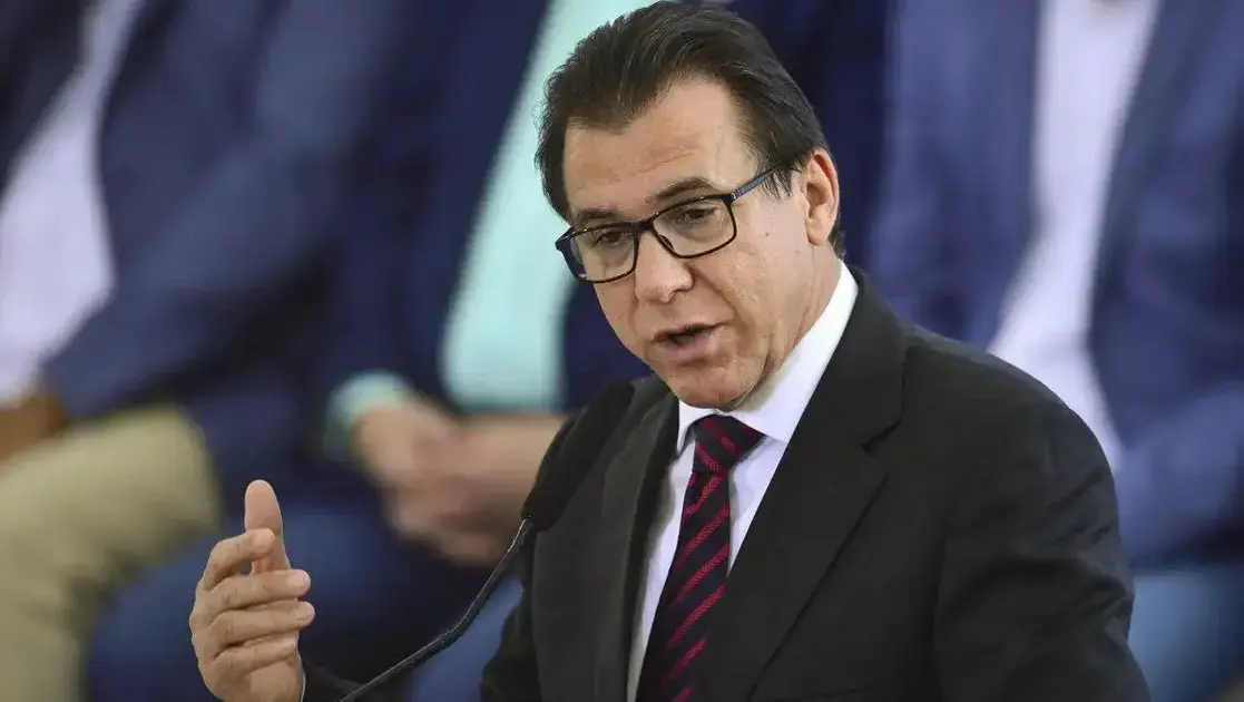 Desvendando a falta de pessoas e suas distorções no mercado de trabalho