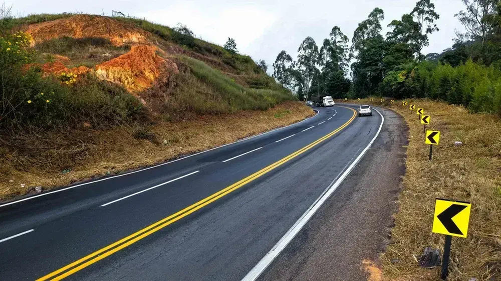 Expectativa de 325 mil veículos na BR-381 para o feriado de Tiradentes