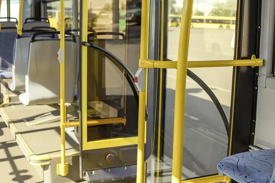 Indenização de R$20 mil para idosa após queda em ônibus em Contagem