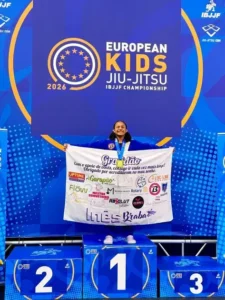 Inês Braba conquista bicampeonato europeu de jiu-jitsu aos 11 anos na Irlanda