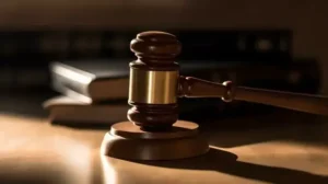 Júri absolve homem por legítima defesa após esfaquear padrasto em BH