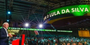 Lula se dirige a milhares em Barcelona pedindo coerência entre progressistas