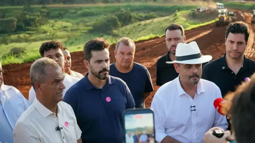 Mateus Simões acompanha 91% das obras da MGC-262 em Barão de Cocais