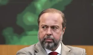 Mensagens de Vorcaro revelam encontro com ministro e empresário