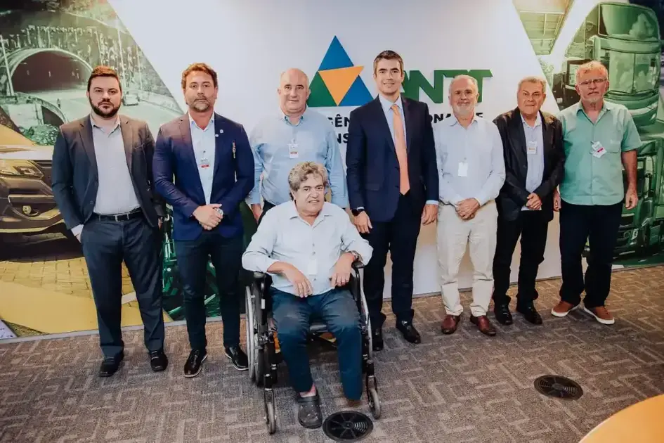 Prefeitos da Amepi apresentam demandas da BR-381 e BR-262 em Brasília