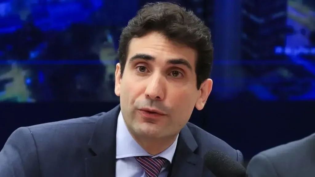 Projeção de inflação no Brasil sobe para 4,36% em 2026