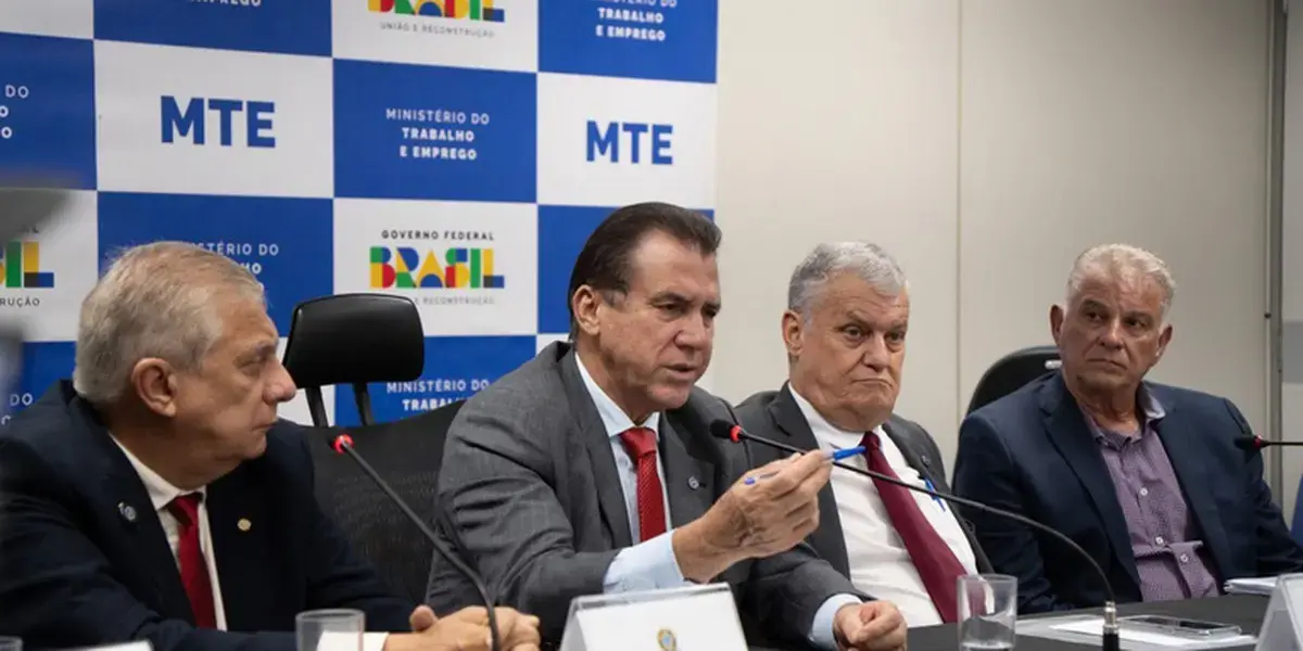 Taxistas solicitam ao governo linha de crédito para renovar frota de veículos