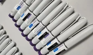 Uso de canetas emagrecedoras: benefícios e riscos à saúde