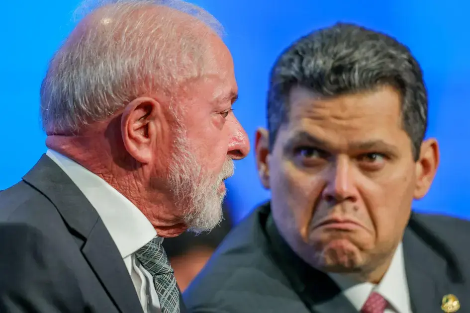 Alcolumbre busca reaproximar-se do governo em nova articulação política