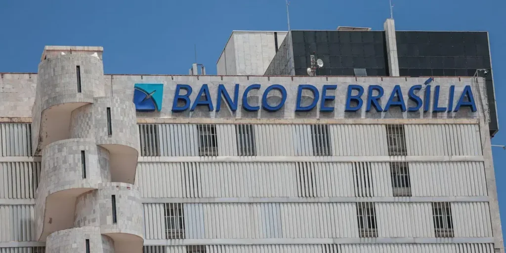 Banco de Brasília altera regras e aceita aportes parciais em aumento de capital Banco de Brasília altera regras e aceita aportes parciais em aumento de capital