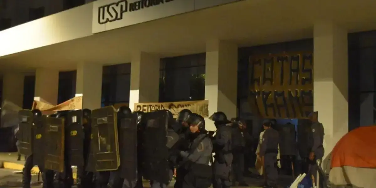 Conflito entre universitários e vereadores marca manifestação em SP