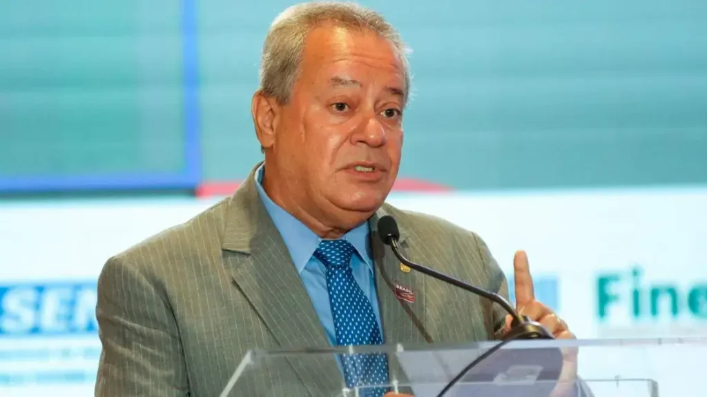 Conflito sobre a taxa das blusinhas pode ir à Justiça