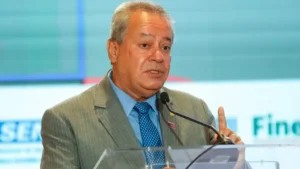 Conflito sobre a taxa das blusinhas pode ir à Justiça