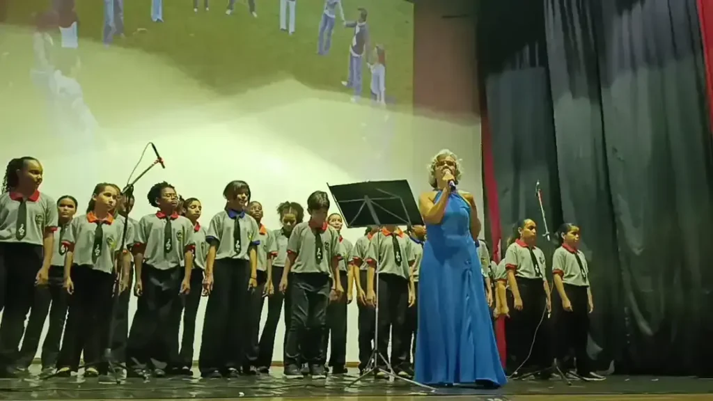 Coral Monlevade EnCanto comemora um ano com concerto especial no CEJM