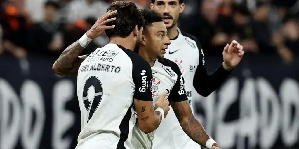 Corinthians vence Peñarol e mantém 100% na Libertadores