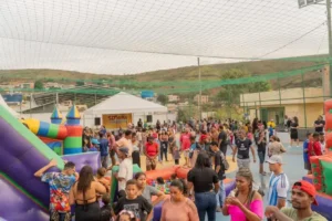 Dia de Voluntariado do Metabase promove lazer e integração no Bairro Fênix