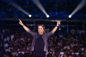 Eros Biondini celebra aniversário com o lançamento da canção 'Eu Acredito em Teus Milagres'
