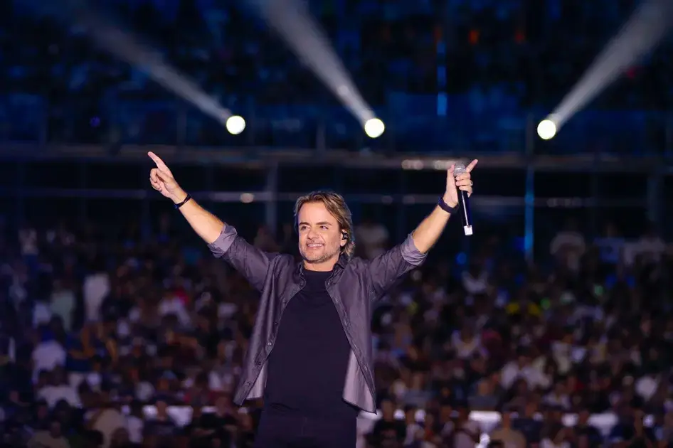 Eros Biondini celebra aniversário com o lançamento da canção 'Eu Acredito em Teus Milagres'
