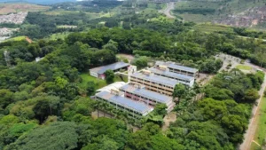 Estudantes promovem debate sobre Frantz Fanon no Centro Universitário Funcesi