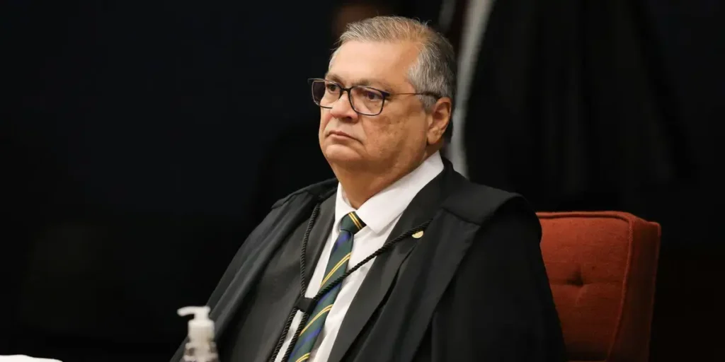 Flávio Dino inicia investigação sobre emendas para produtora do filme de Bolsonaro