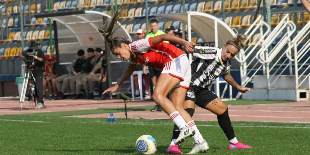 Inter e Santos se encontram na Vila Belmiro pelo Brasileirão Feminino