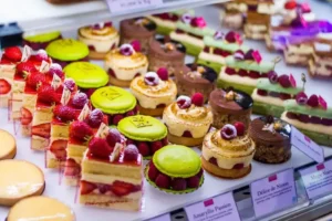 Oficina gratuita de confeitaria em Itabira capacita mulheres para empreender