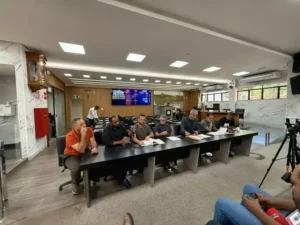 Vereadores de Itabira debatem proposta que altera cobrança de estacionamento no HNSD