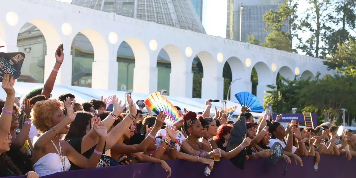 4ª Parada LGBTQIA+ no Rio enfatiza a urgência de vozes no Legislativo