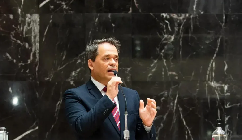 A disputa pela vaga de Odair Cunha na Câmara avança na Justiça Eleitoral
