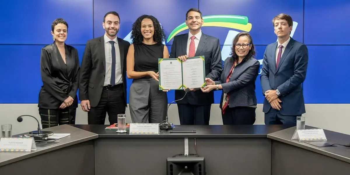 AGU garante posse de servidora exonerada: um caso emblemático de cotas raciais