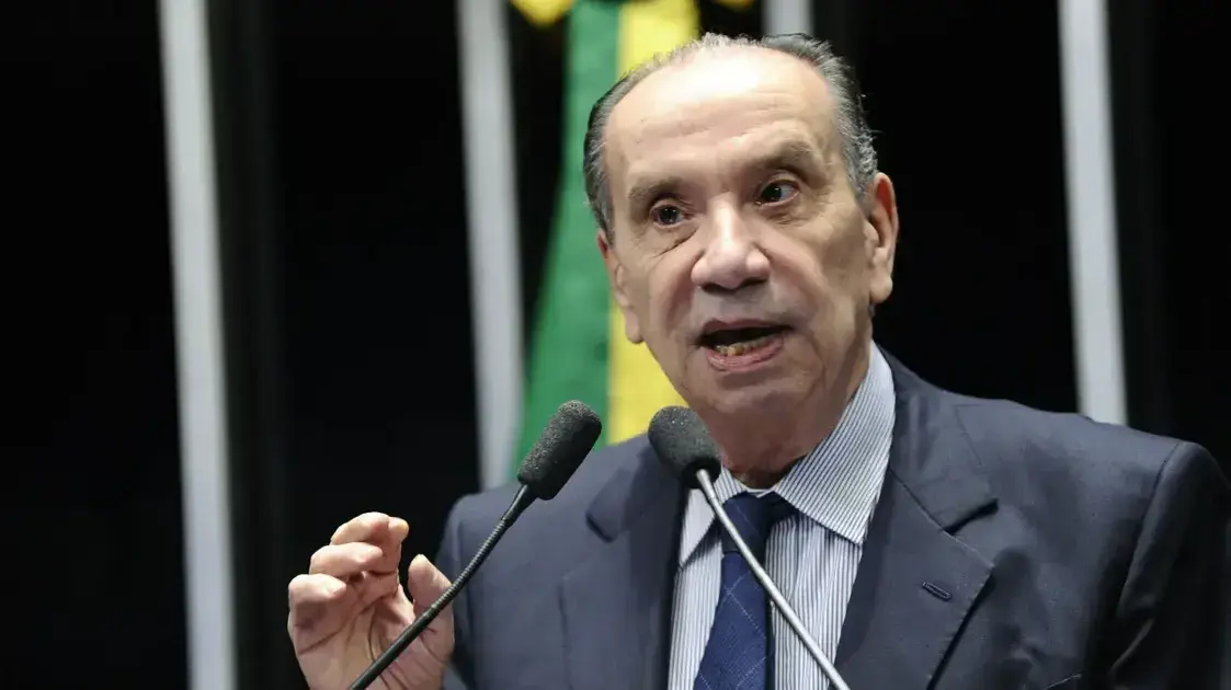 Análise das relações tensas em políticas internacionais