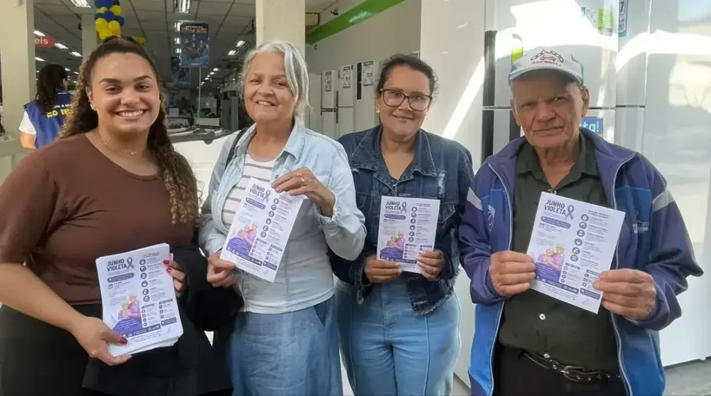 Blitz educativa em Monlevade alerta sobre violência contra idosos