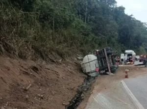 BR-381 é liberada em Belo Oriente após mais de 30 horas de interdição