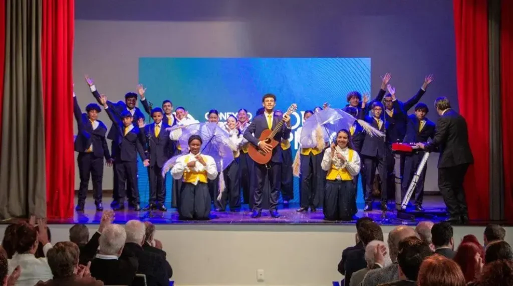 Canarinhos de Itabirito Fazem Homenagem à Música Mineira