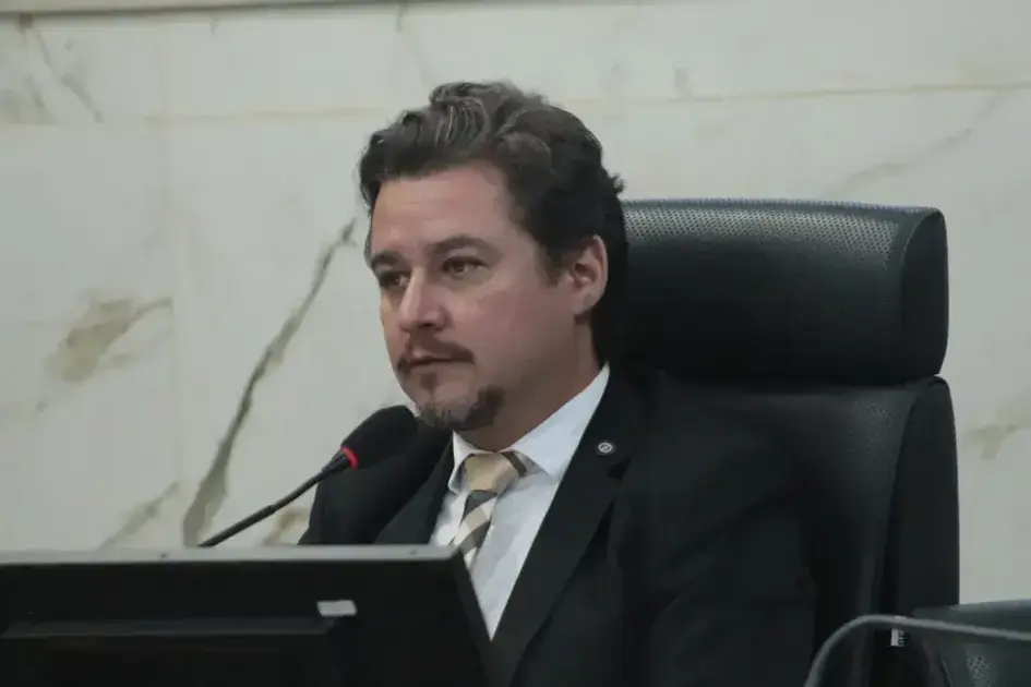 Carlin Filho busca apoio para novo corredor ferroviário entre Itabira e RMBH Carlin Filho busca apoio para novo corredor ferroviário entre Itabira e RMBH