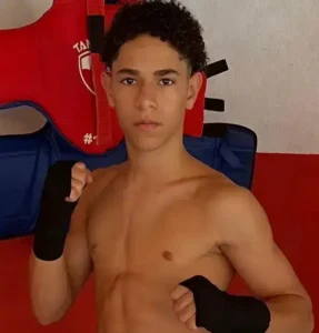 Davi Teixeira, de 14 anos, busca patrocínio para competições de artes marciais