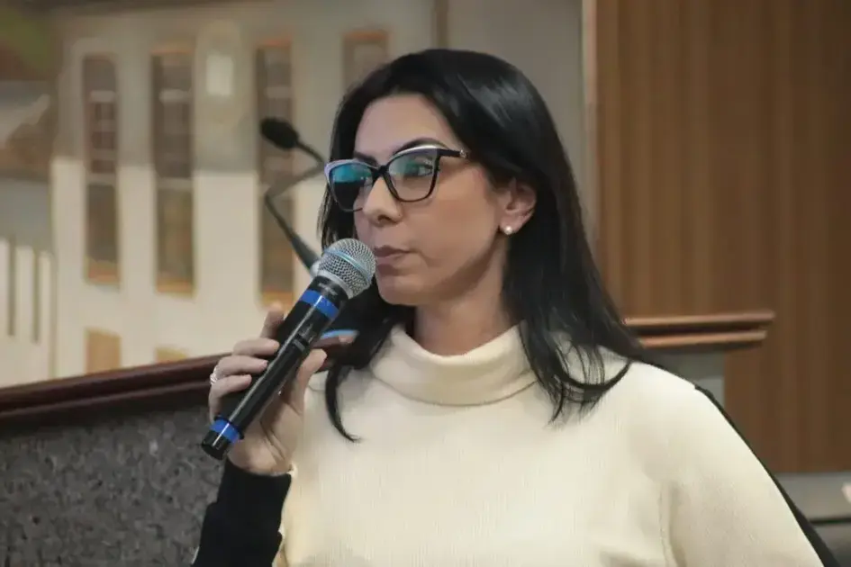 Dívida da Saúde de Itabira com Minas Gerais atinge R$ 28,2 milhões, confirma Fabiana Machado Dívida da Saúde de Itabira com Minas Gerais atinge R$ 28,2 milhões, confirma Fabiana Machado