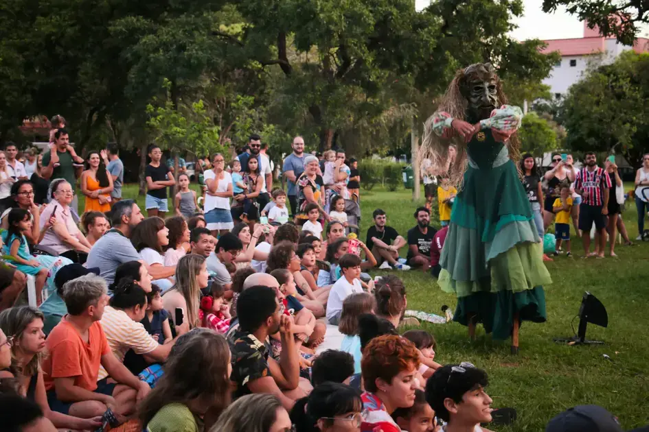 Espetáculo de Rua 'Mbaé’Tatá' Chega a Bela Vista de Minas