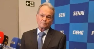 Flávio Bolsonaro intensifica esforços para melhorar sua imagem em Minas Gerais