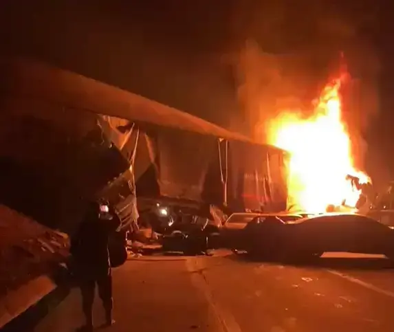 Grave acidente na BR-381 causa bloqueio total em Bom Jesus do Amparo