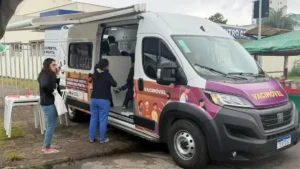 Itabira realiza Dia D de Vacinação e aplica 1.257 doses de imunizantes