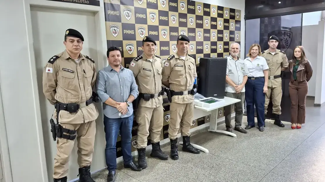 João Monlevade entrega novos equipamentos de som para PM no Proerd