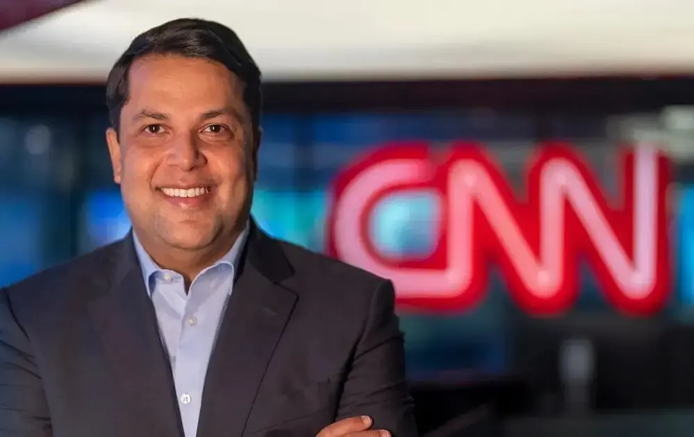 Jornalista mineiro destaca-se à frente do canal de notícias mais confiável do Brasil
