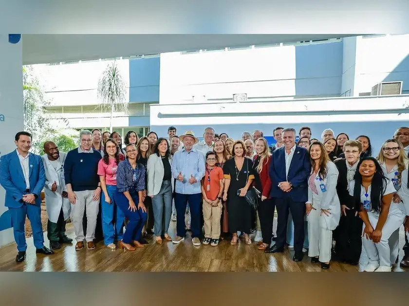 Lula visita Hospital Luxemburgo e anuncia ampliação de leitos