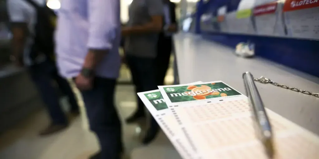 Mega-Sena acumula e prêmio principal chega a R$ 8 milhões