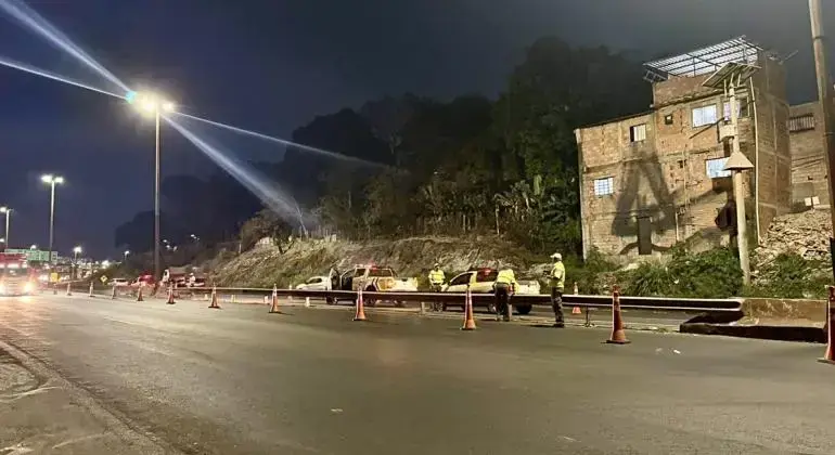 Prefeitura de BH realiza troca de 76 metros de defensas no Novo Anel