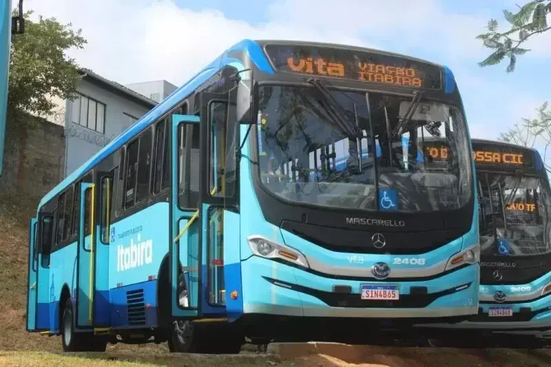 Viação Itabira admite operação de 18 ônibus com mais de 10 anos Viação Itabira admite operação de 18 ônibus com mais de 10 anos