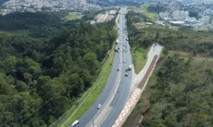 Acidente no Anel Rodoviário de BH causa lentidão e faixas interditadas Acidente no Anel Rodoviário de BH causa lentidão e faixas interditadas